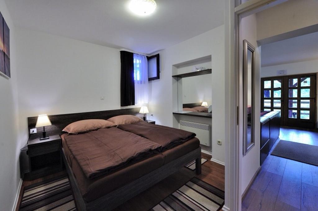 Apartment Drvena Kuca Mreznica غورنيي زفيتْسا الغرفة الصورة